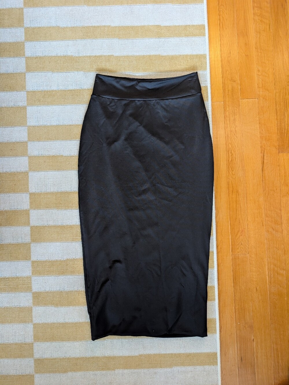 Chic Black Pencil Midi Skirt